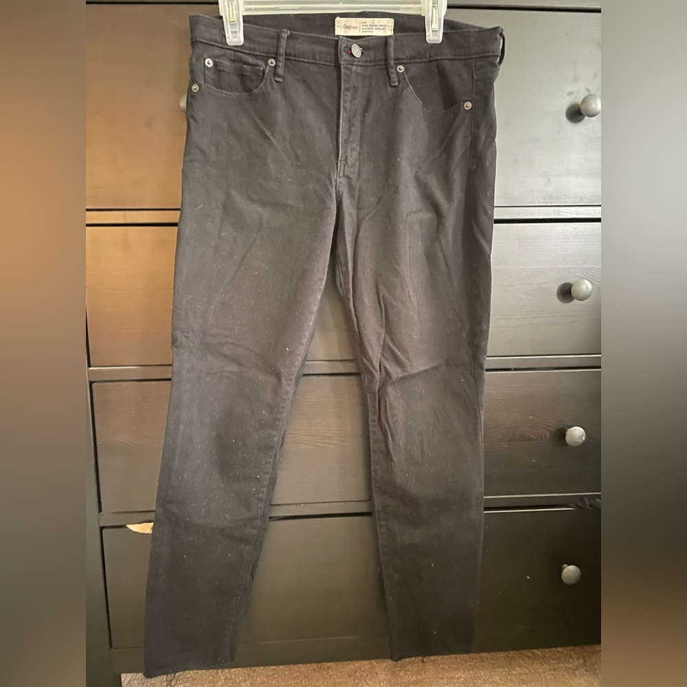 GAP True Skinny Black frayed